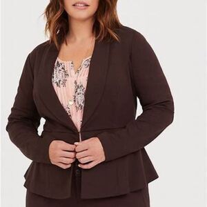 Torrid Studio Luxe Ponte Peplum‎ Blazer Size 6 6X Brown